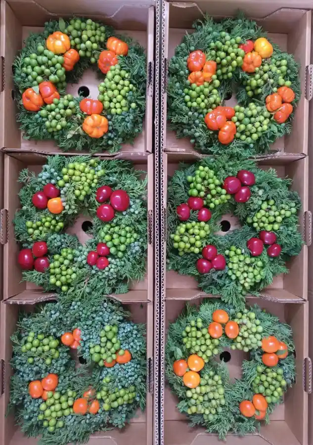 couronne sapin décorée table de fêtes - Gap Events